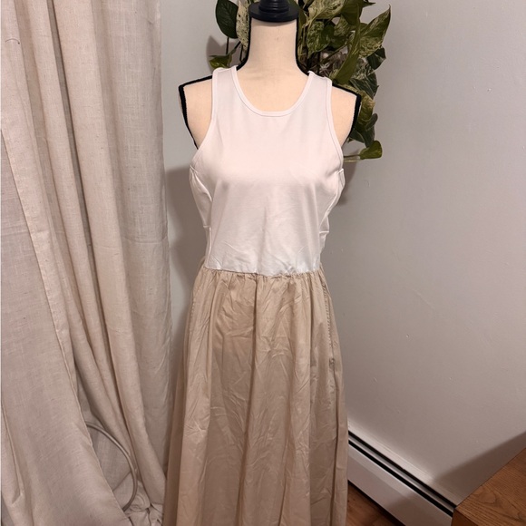 Two tone Keyhole Racerback Dress - Picture 3 of 5